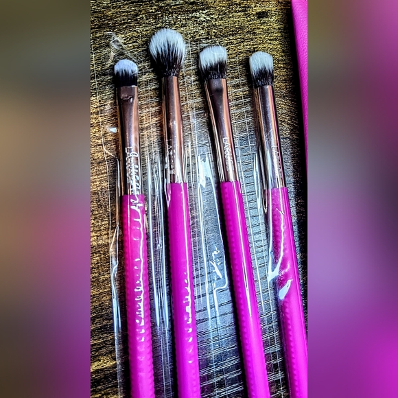 LARUCE BEAUTY Kayla 4-Piece Eye Makeup Brush Set - Picture 6 of 13